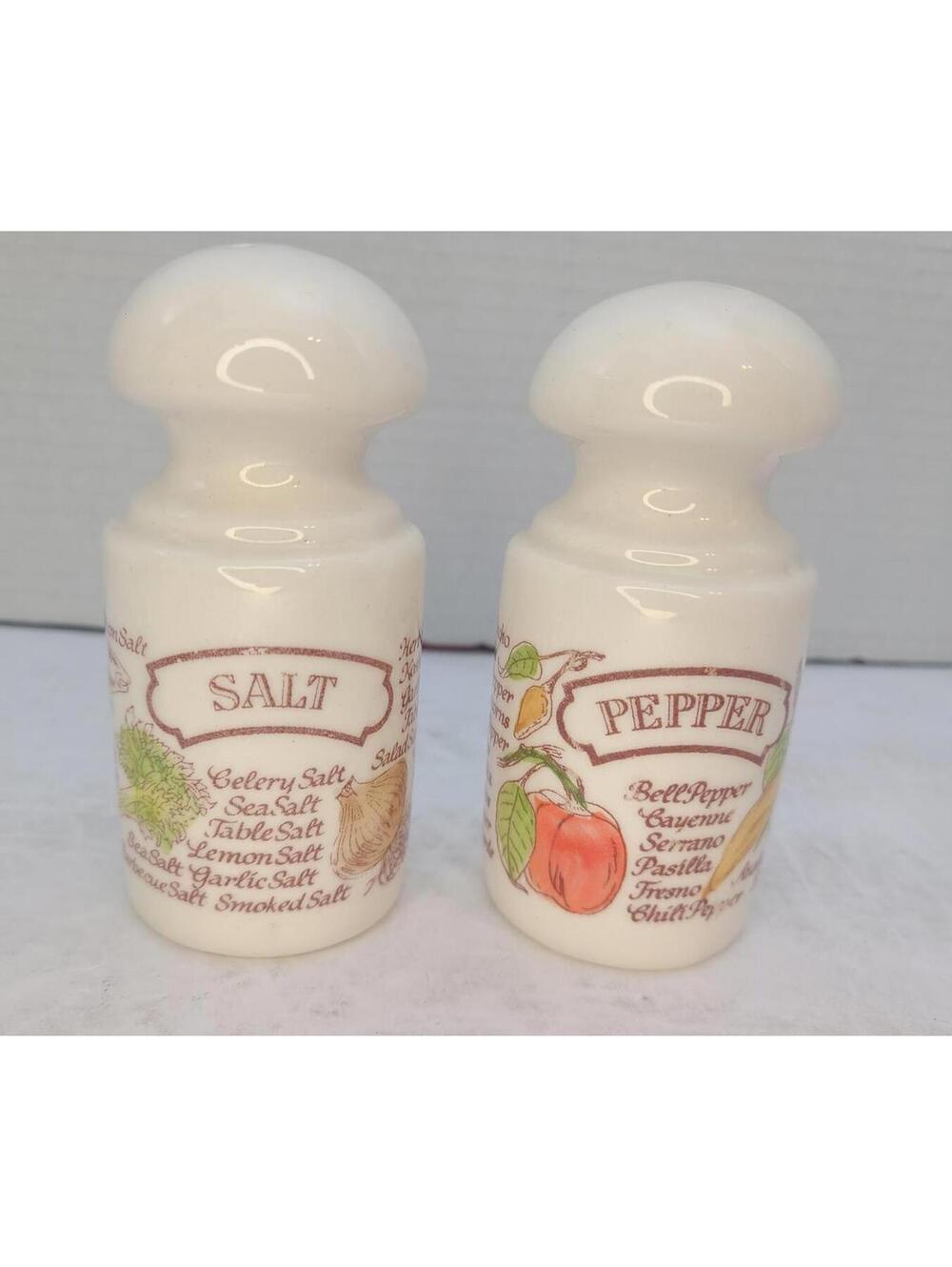 Avon 1980 Country Kitchen Vintage Salt & Pepper Shakers Cottage Core Set of 2